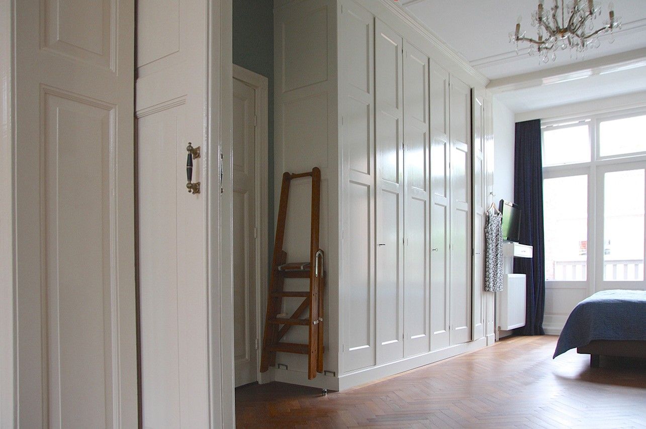 Rijswijk — Garderobe & boekenkasten van Joeri Koolhoven