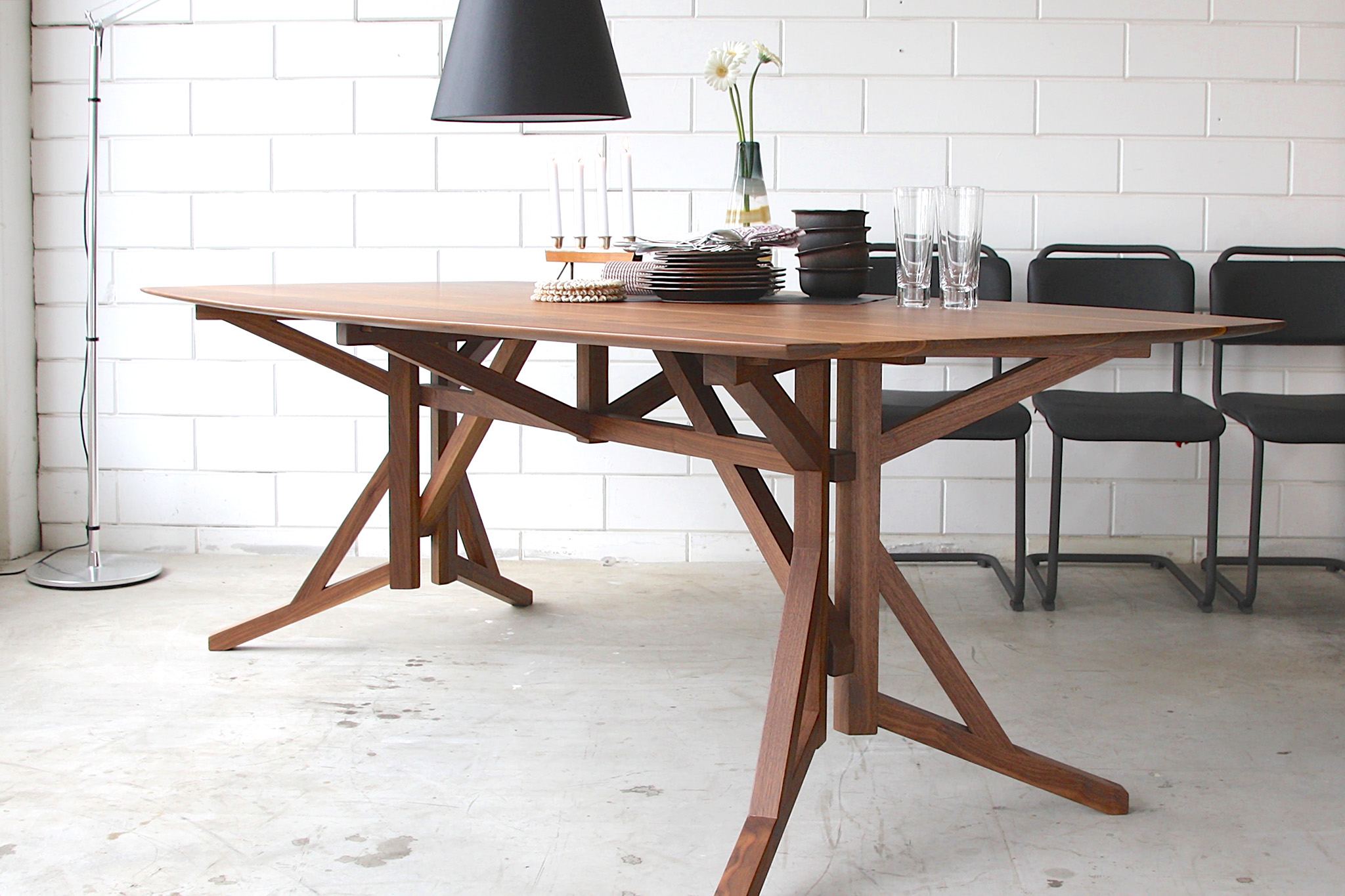 Hendrik Ovaal XL — Eettafel van Joeri Koolhoven